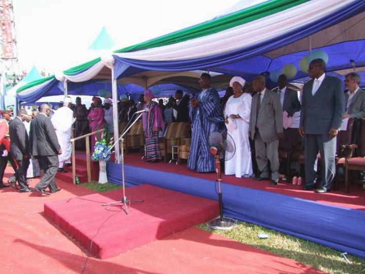 Le premier ministre Duncan à l’investiture du président sierra-léonais